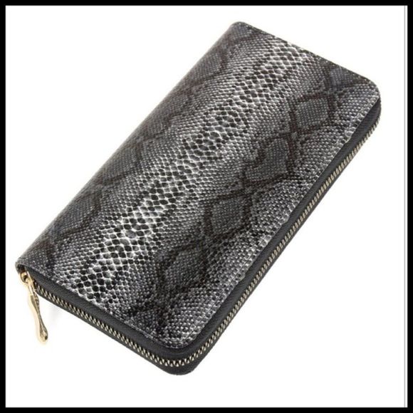 Wallet Snakeskin Print / Animal Python Zip Around / White/Black/Gray- NWT - Picture 1 of 6